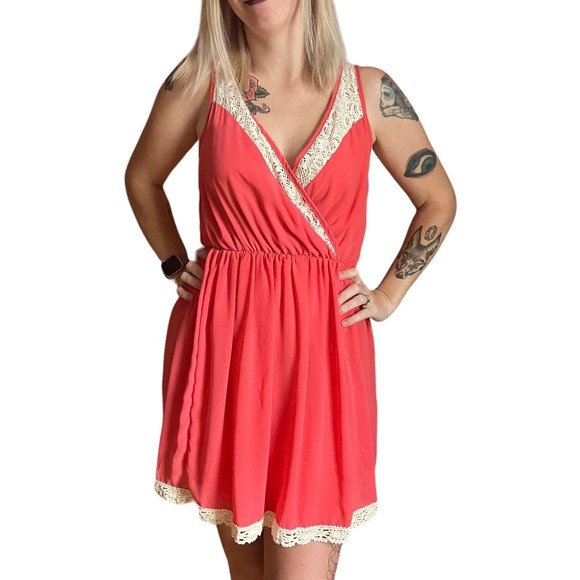 Margo & Sebastian Dress M Medium Coral w/ Ivory Lace V Neck Sleeveless Mini - Picture 12 of 15